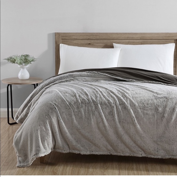 UGG Bedding Ugg Pinecreek Faux Fur Blanket In Chocolate Twin Poshmark